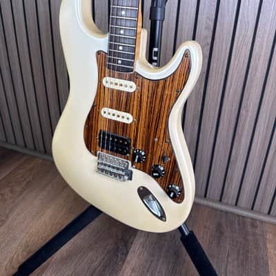 Squier II Standard Stratocaster HSS with Rosewood Fretboard (Made in India) 1990 - 1992 - Frost White image 2