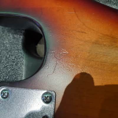 Peavey T-15 1981 - 1983 Sunburst w case image 9
