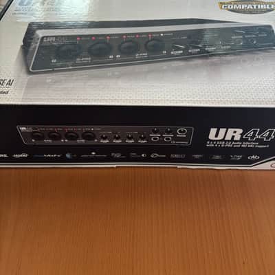 Steinberg UR44 6x4 USB 2.0 Audio Interface with MIDI - Silver/Black image 14