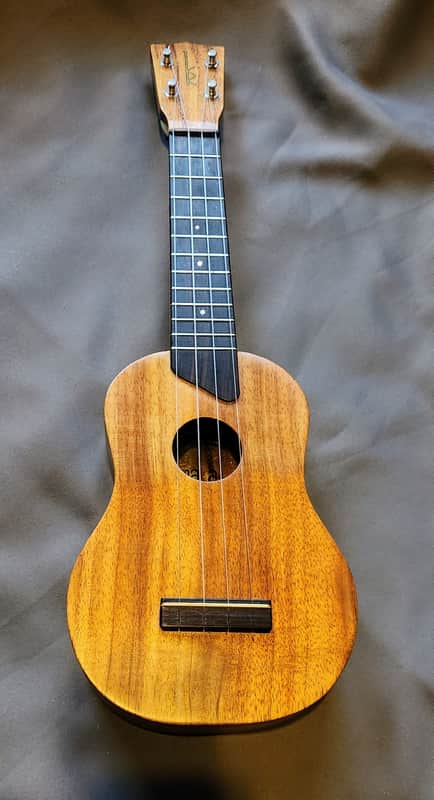 Kamaka Saprano ukulele 1954 to 1969 64 65 - Simi gloss laq varnish image 1
