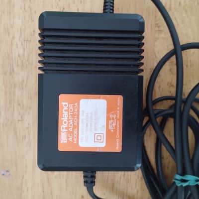 Roland R-8 Human Rhythm Composer 1980s - Black image 4