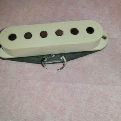 FENDER STRATOCASTER PICKUP 1979 Grey Bottom, meter read 5.63 image 4
