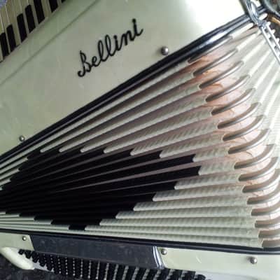 Bellini Accordion 41 Key 120 Base with Case image 8