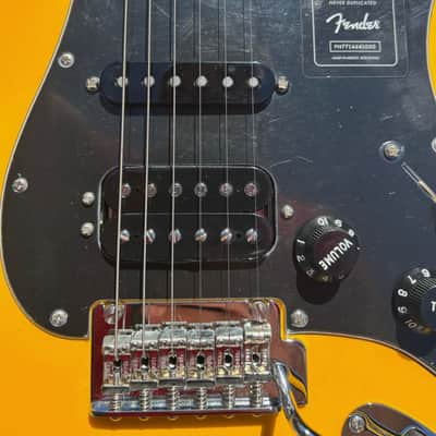 Fender HSS Player Stratocaster - Ferrari Yellow image 3