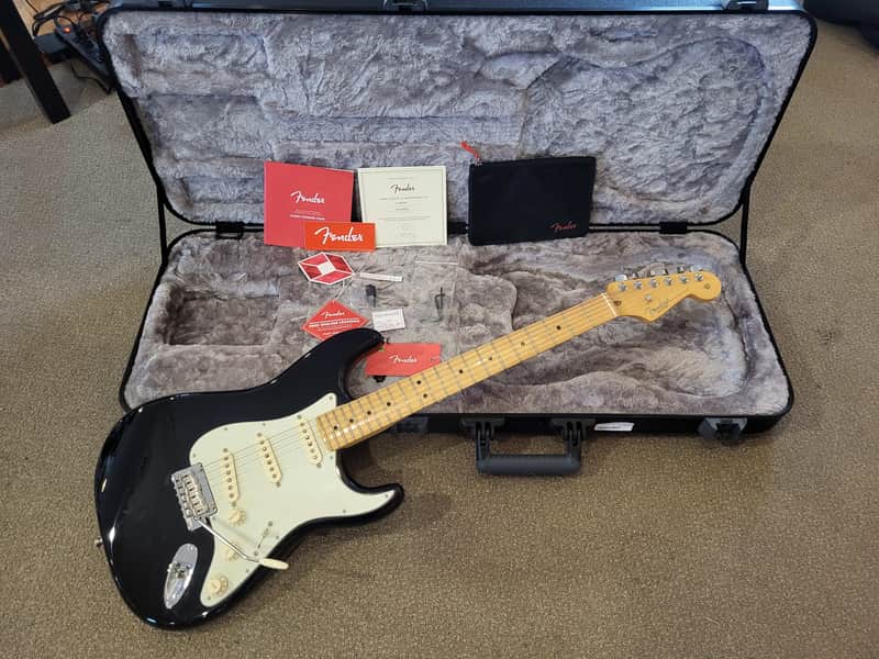 Fender American Professional II Stratocaster with Maple Fretboard 2020 - Present - Black image 1