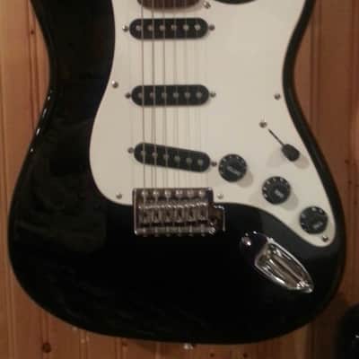 Fender 50th Anniversary Squier Strat - 22 Frets - Full Width Body - Tuxedo Pickguard image 9