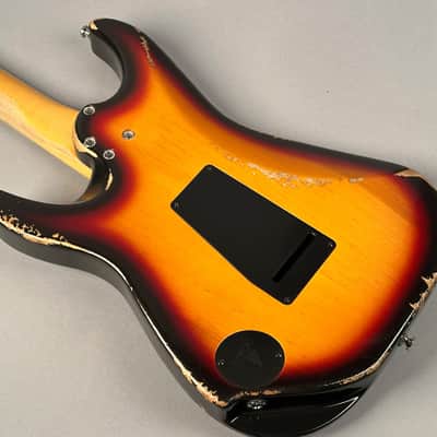 Valiant Soothsayer 2024 - 3 Tone sunburst, 6 lbs 14oz! image 5