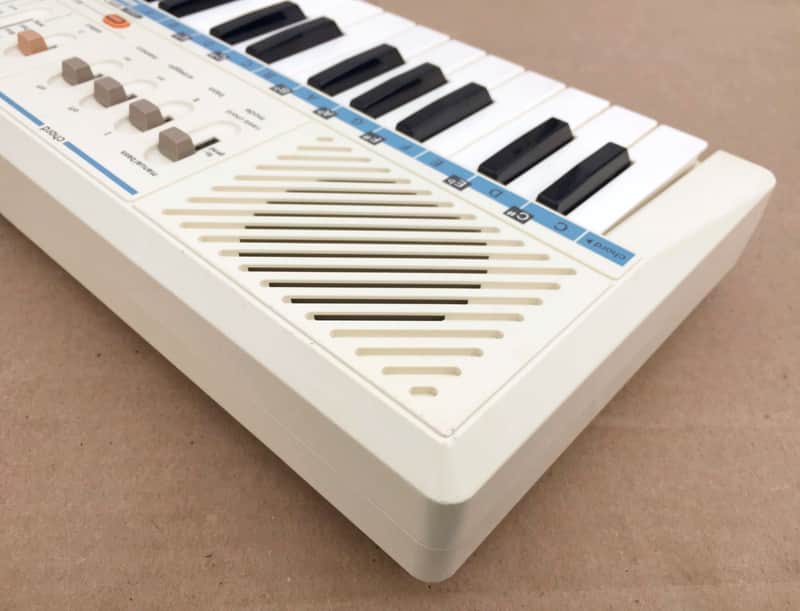 Casio Casiotone MT-45 Vintage Synthesizer Piano Keyboard In Open