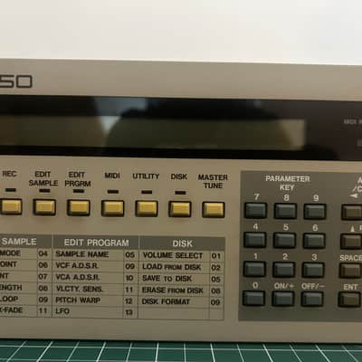 Akai S950 MIDI Digital Sampler 1988 - White image 2