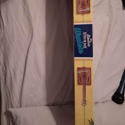 Hal Leonard Electric Strum Box Ukulele Kit 2000s - Never opened! image 5