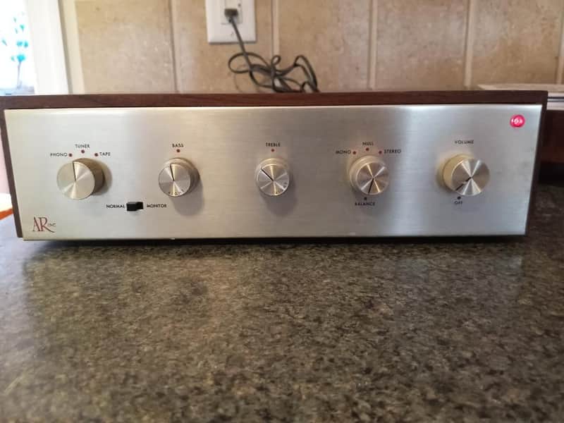 Acoustic Research AU integrated amplifier In very good condition serviced - 1970's image 1