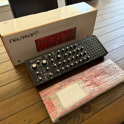 Behringer Neutron Paraphonic Analog and Semi-Modular Synthesizer + Audio Parasites Black Panel image 6