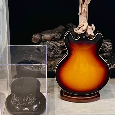 Gibson Slash signed ES-335 2024 - Murphy-aged sunburst image 5