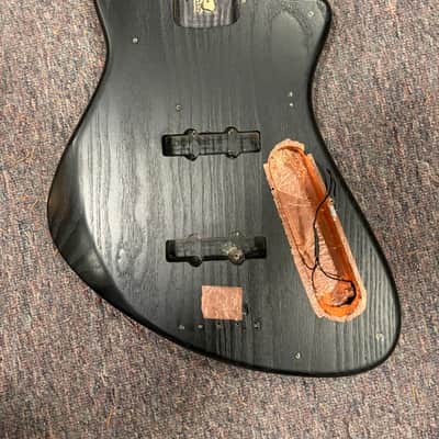 Ceccarini “Meteora” bass body 2021 - Stain image 6