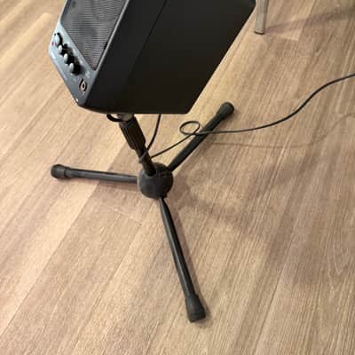 Yamaha MS101 ii Monitor With Stand image 2
