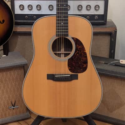 Martin HD-28 2012 - Natural Gloss image 2