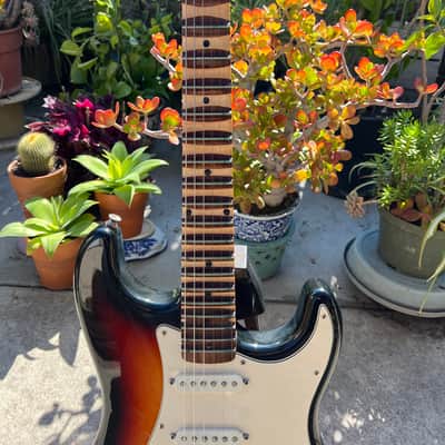 Fender Standard Stratocaster with Rosewood Fretboard 2003 - Brown Sunburst image 3