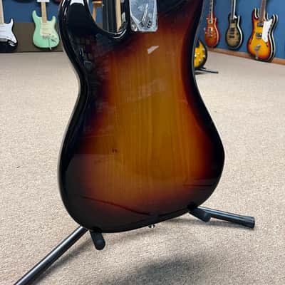 Fender Player Precision Bass with Maple Fretboard 2018 - Present - 3-Color Sunburst image 5