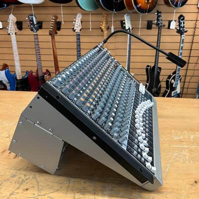 Mackie 1604-VLXZ3 16-Channel Rackmount Mixer Bild 4