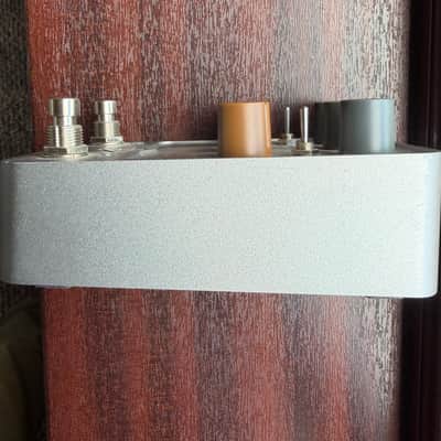Universal Audio OX Stomp Dynamic Speaker Emulator 2023 - Present - Silver image 7