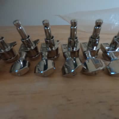Allparts TK-7574 6 in line Locking Tuners  chrome image 1