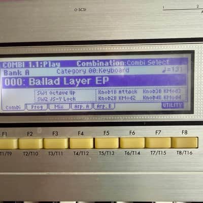 Korg Triton 61-Key 62-Voice Polyphonic Workstation 1999 - 2000 - Silver image 3