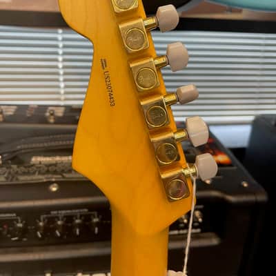 Fender American Professional II Stratocaster with Rosewood Fretboard - 3-Color Sunburst image 3