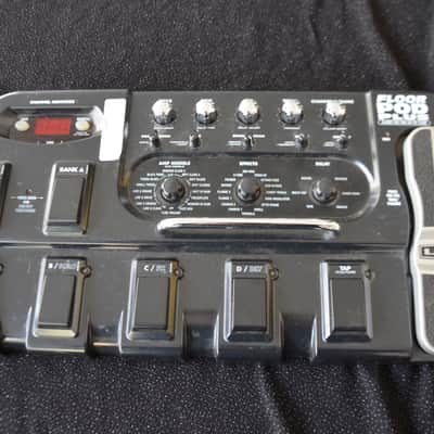 Immagine Line 6 Floor POD Plus Multi-Effect and Amp Modeler * many high quality sounds * sturdy construction and compact format * without original packaging - 1