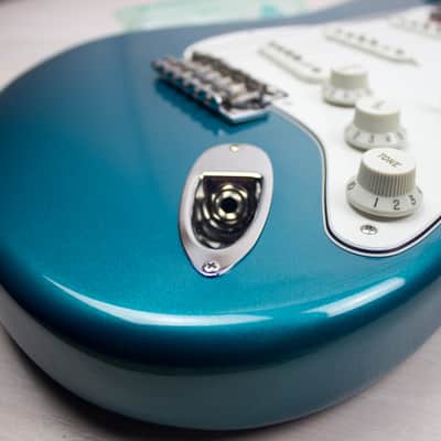 Fender FSR Collection Traditional Late 60s Stratocaster - Ocean Turquoise Metallic image 9