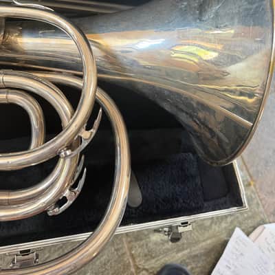 King 1122 Marching French Horn with case. USA image 12