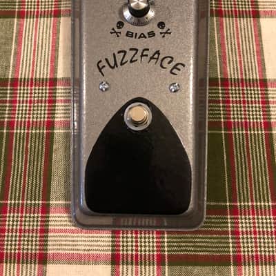 Fuzz Face BC 183 circuit w/ bias control: Old school Tone Bender enclosure Grey image 5