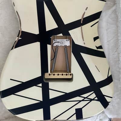EVH Striped Series '78 Eruption 2022 - Present - Black / White Stripe Relic image 4