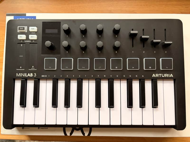 Arturia MiniLab MKIII 25-Key MIDI Controller 2022 - Present - Black image 1