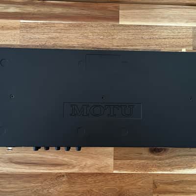 MOTU 828x Thunderbolt / USB 2.0 Audio Interface 2014 - Present - Black image 3