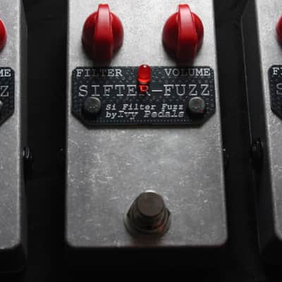 Ivy Pedals Sifter Fuzz - Silver/Red Si Filter Fuzz 2025 image 2