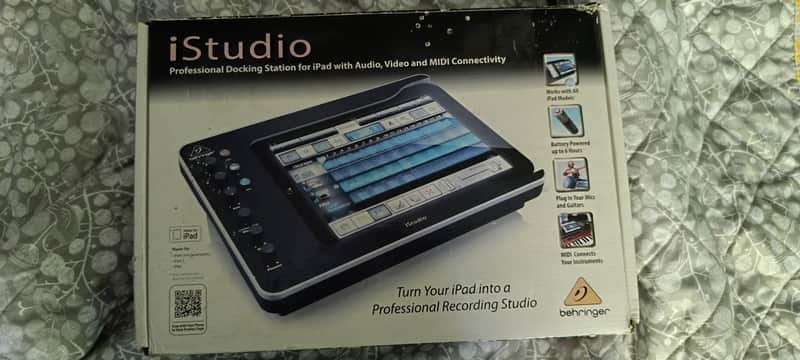 Behringer iStudio iS202 iPad Docking Station and Interface 2010s - Black image 1