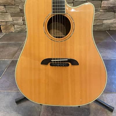 K. YAIRI Masterworks DYM95C - Solid Sitka Spruce/Solid Indian Rosewood with Ebony features image 3