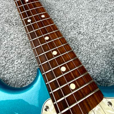 Fender Vintera '60s Mustang with Pau Ferro Fretboard - Lake Placid Blue image 7