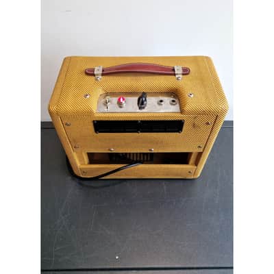 Fender 57 Champ - Guitar Amplifiers - Very Good w/ Soft Case image 3