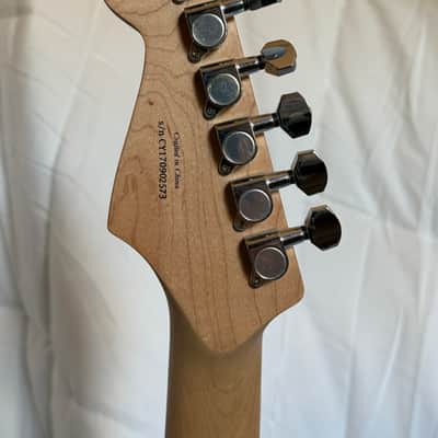 Fender "Squier Series" Standard Stratocaster with Maple Fretboard 1992 - 1996 - Arctic White image 7