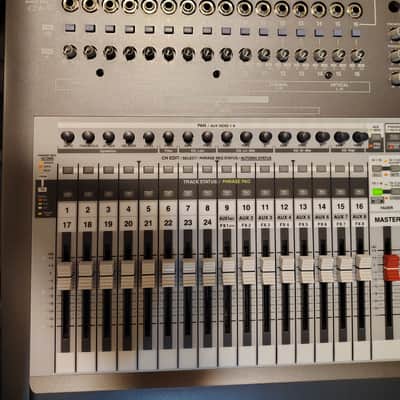 Roland VS 2480CD Workstation W/Rolling case 2000's image 3