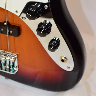 2024 Fender Player II Jazz Bass, Rosewood Fingerboard, 3-Color Sunburst image 5