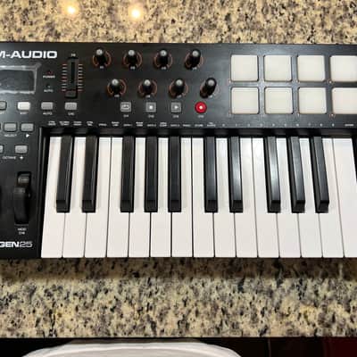 M-Audio Oxygen 25 MkIV USB MIDI Keyboard Controller 2010s - Black