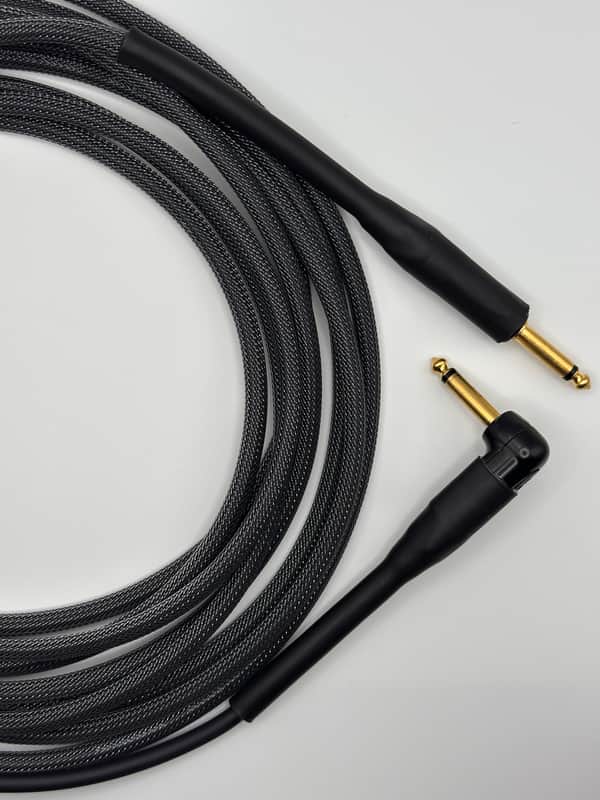 Coldcraft 18’ Premium Instrument Cable – Straight / Right Angle – Neutrik Black/Gold 2026 - Carbon - 15'/20' Alternative image 1