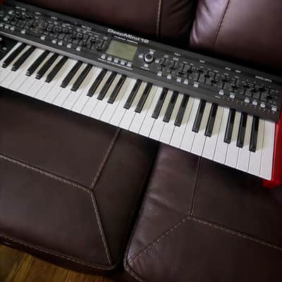 Behringer DeepMind 12 49-Key 12-Voice Polyphonic Analog Synth 2016 - Present - Black