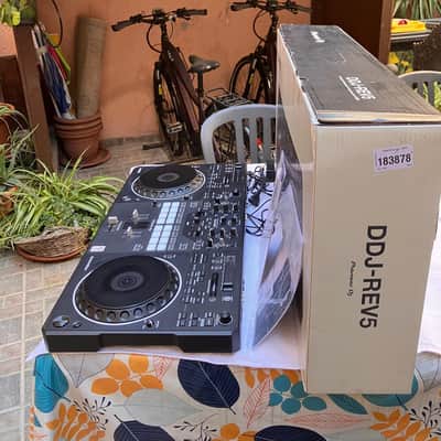 Pioneer DDJ-REV5 2-Channel DJ Controller 2023 - Present - Black image 8