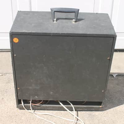 Realistic Carnival 34 Amplifier #517 oct25 1960's - wood image 2