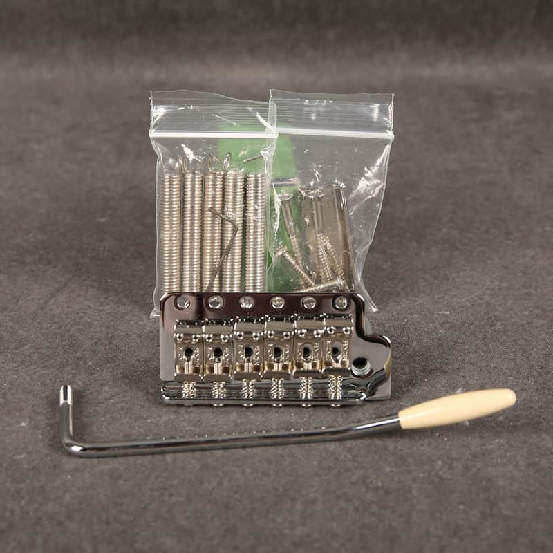 Fender Vintage/Narrow Strat Tremolo Assembly - Chrome - 2nd Hand image 1