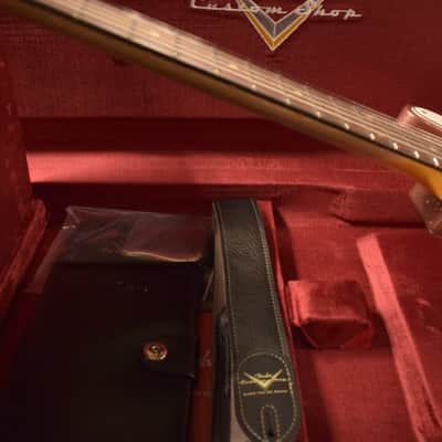 Mint Fender Custom Shop Limited Edition '61 Telecaster Relic Aged Champagne Sparkle image 14