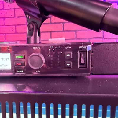 Shure ULXD4 Wireless microphone system G50 image 4